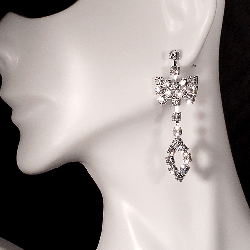 ✨NEW!✨ Rhinestone Bow Earrings ✨
